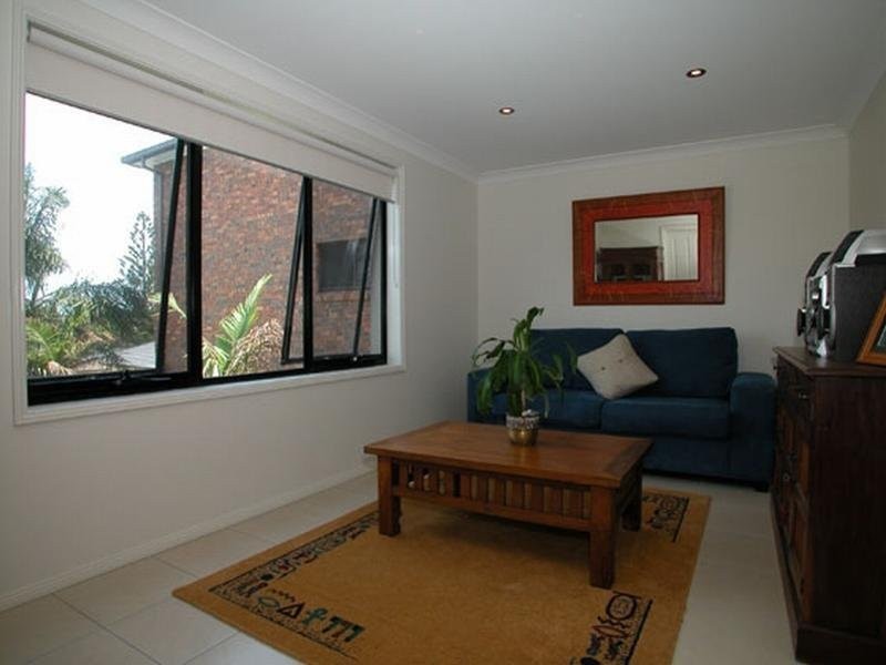 26A Little Lake Crescent, Warilla NSW 2528