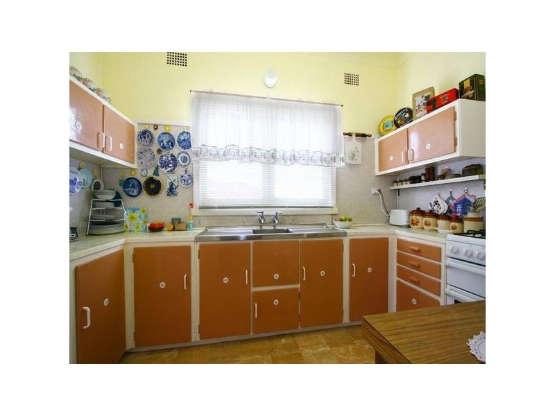 112 Ocean Street, Mount Saint Thomas NSW 2500