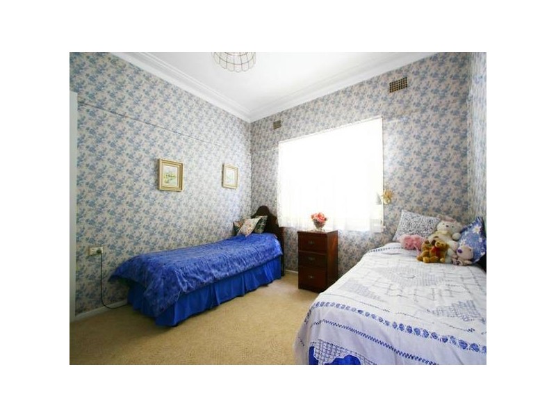 112 Ocean Street, Mount Saint Thomas NSW 2500