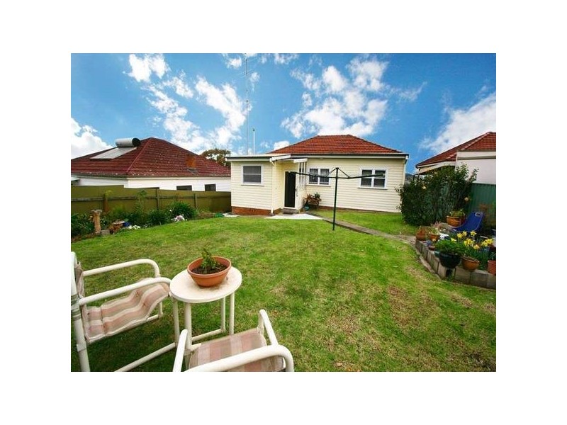 112 Ocean Street, Mount Saint Thomas NSW 2500