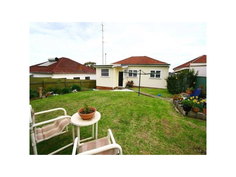 112 Ocean Street, Mount Saint Thomas NSW 2500