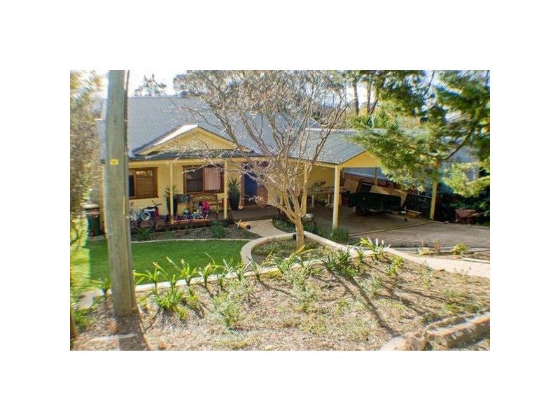 62 Woodlawn Ave, Mangerton NSW 2500