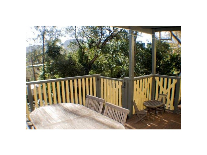 62 Woodlawn Ave, Mangerton NSW 2500