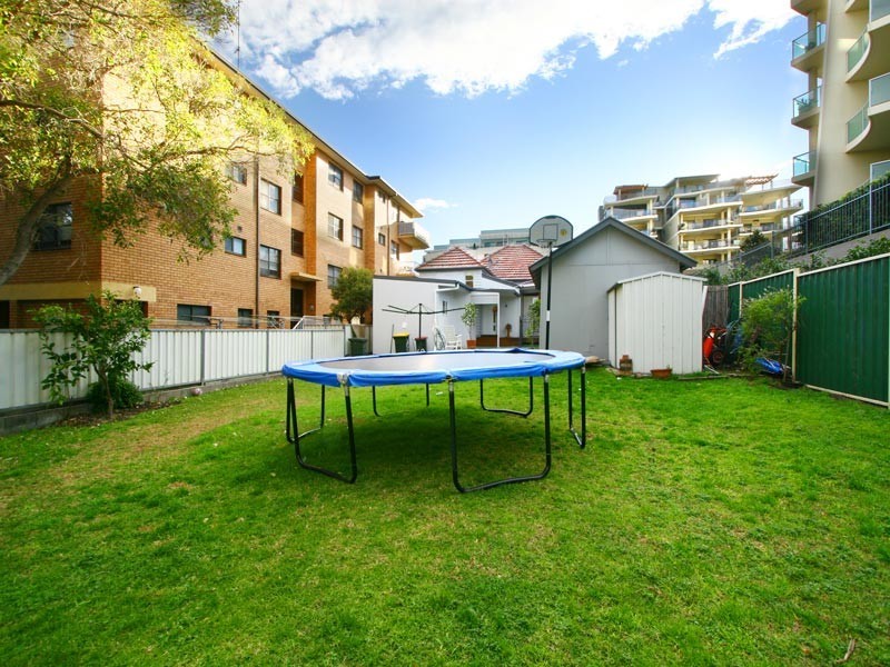 69 Corrimal Street, Wollongong North NSW 2500