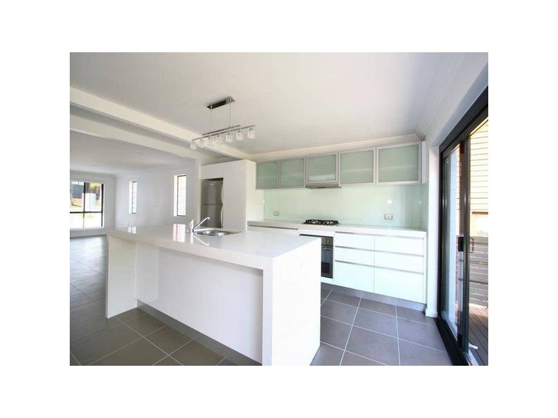 37 Joanne Street, Woonona NSW 2517