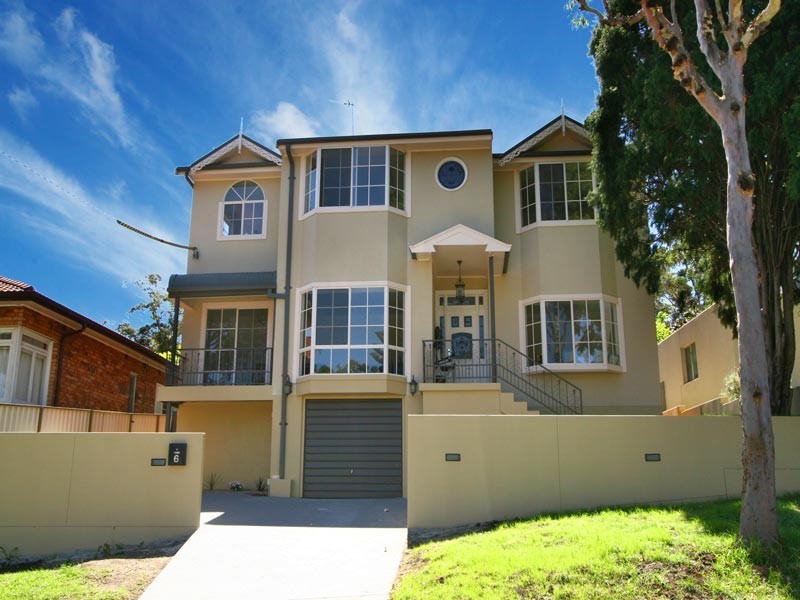 6 Walter Street, Mangerton NSW 2500