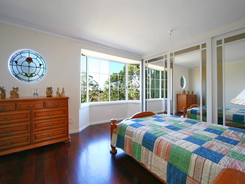 6 Walter Street, Mangerton NSW 2500