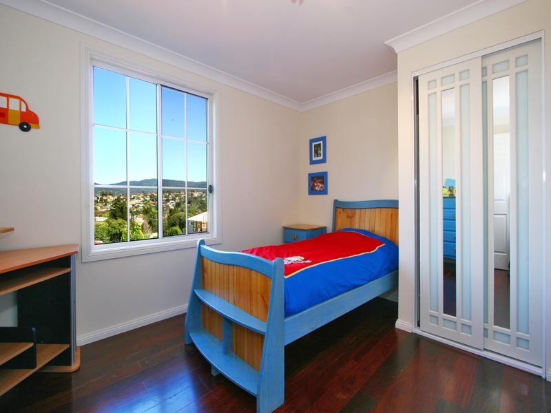 6 Walter Street, Mangerton NSW 2500