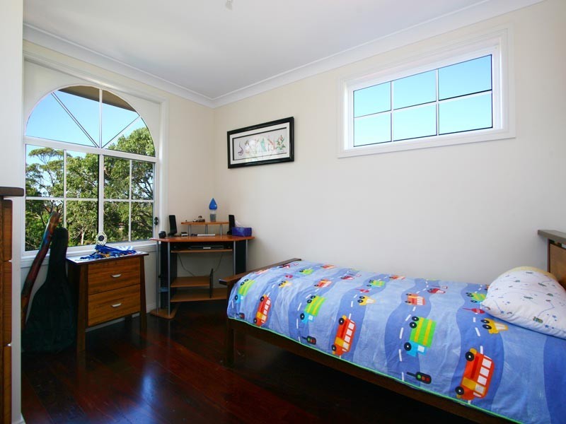 6 Walter Street, Mangerton NSW 2500