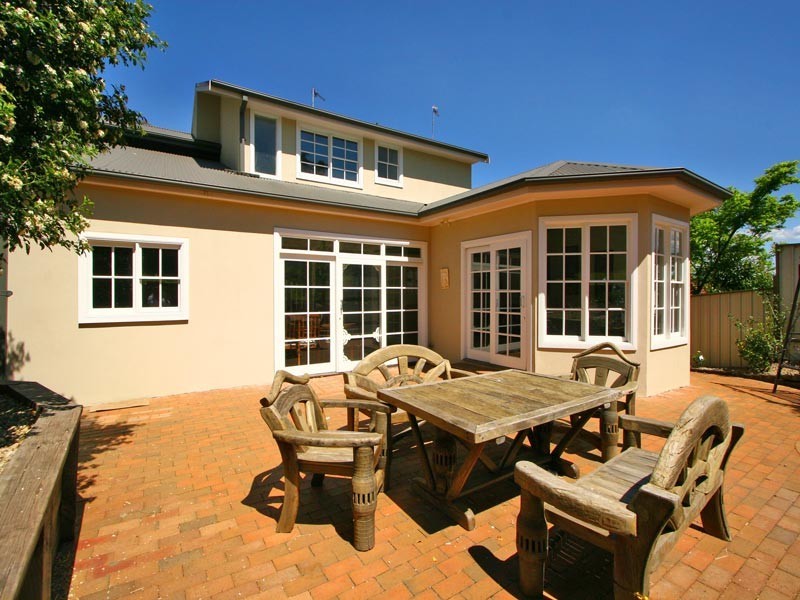 6 Walter Street, Mangerton NSW 2500