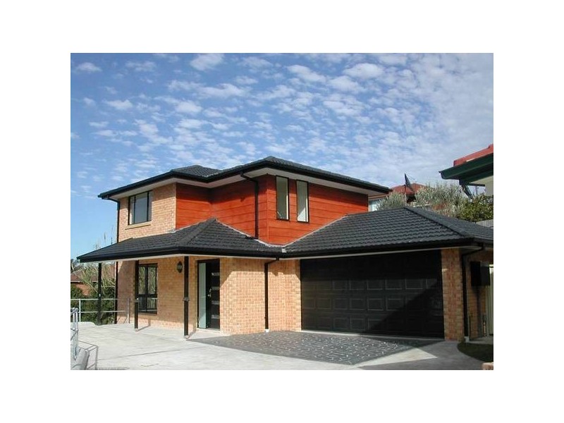 A, B & C/33 Chisholm Road, Lake Heights NSW 2502