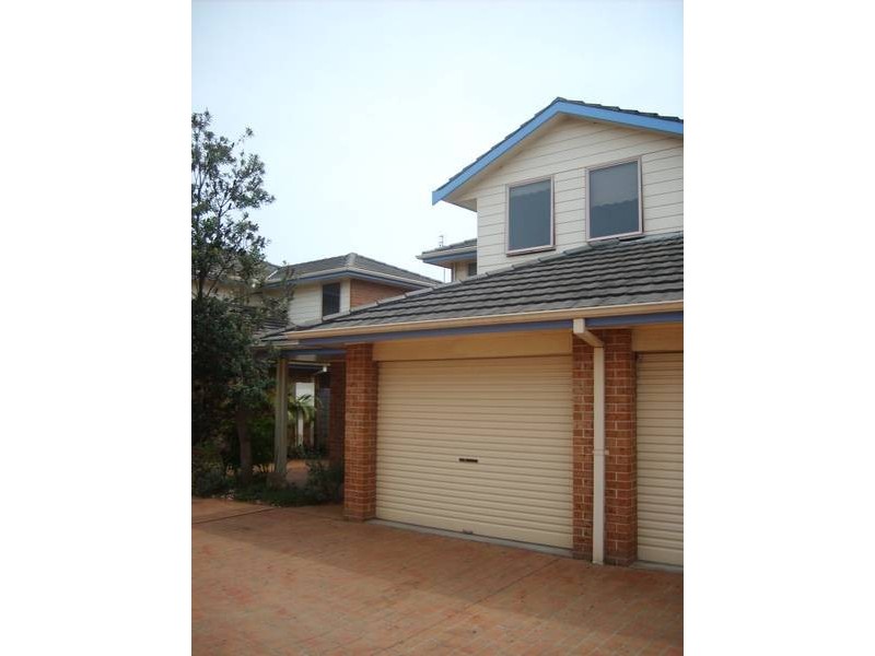 6/12 Lake Pde, Corrimal East NSW 2518