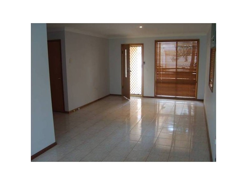 6/12 Lake Pde, Corrimal East NSW 2518