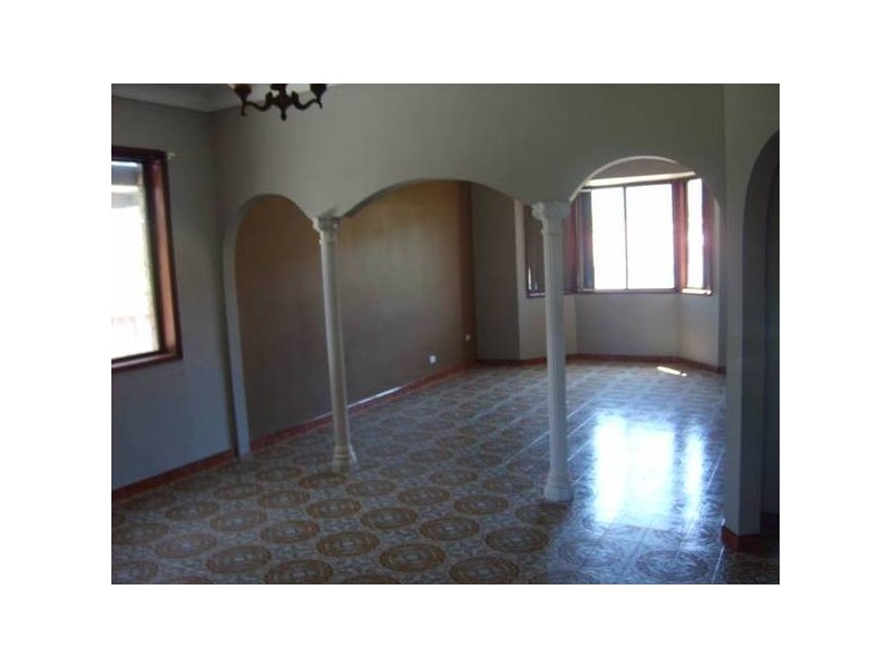 8 Bon Accord Street, Corrimal NSW 2518