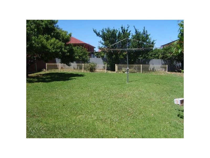 8 Bon Accord Street, Corrimal NSW 2518