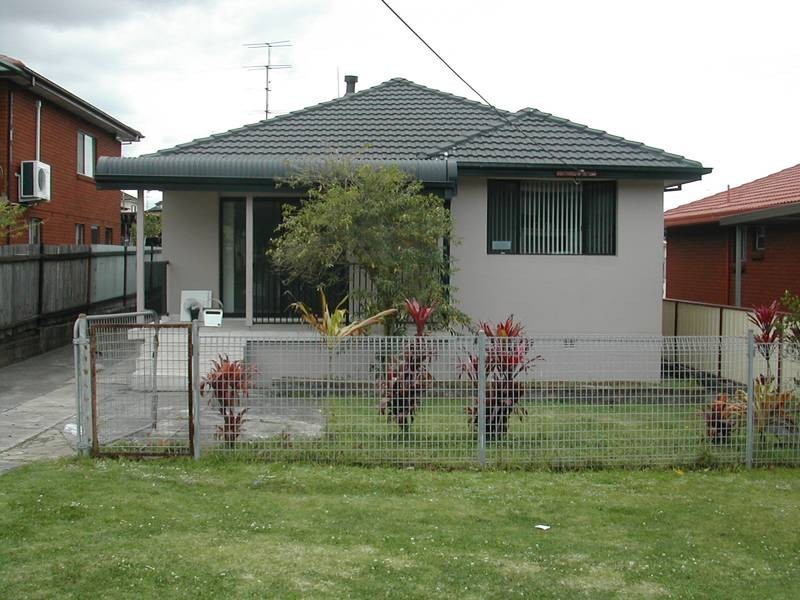 16 Cringila St, Cringila NSW 2502