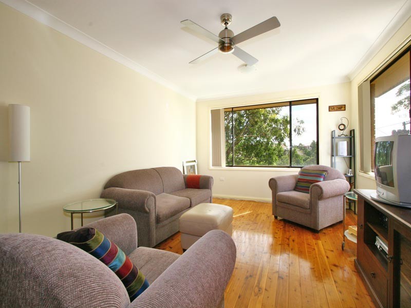 2 McDonough Avenue, Figtree NSW 2525