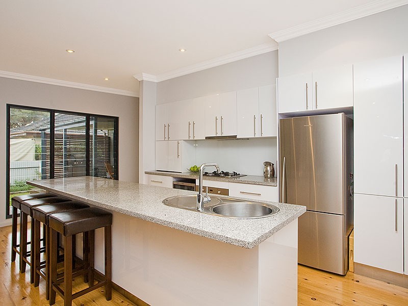 6 Oxford Road, Dapto NSW 2530