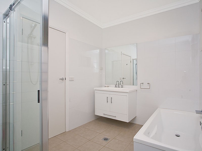 6 Oxford Road, Dapto NSW 2530