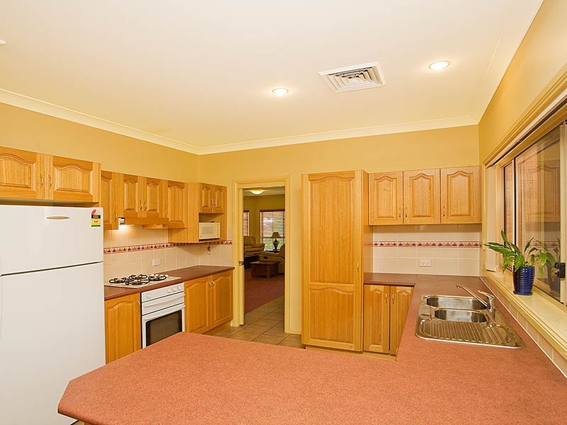 92 Stanthorpe Drive, Kanahooka NSW 2530