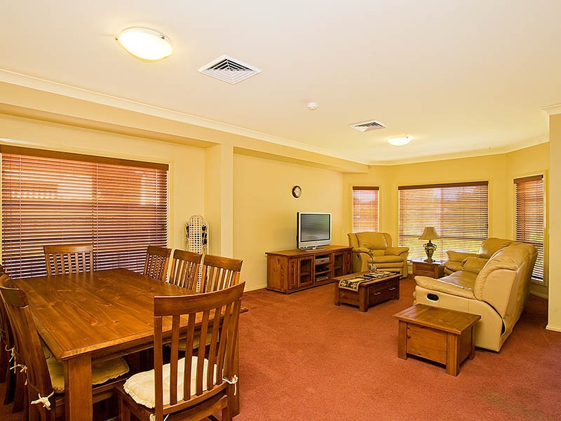92 Stanthorpe Drive, Kanahooka NSW 2530