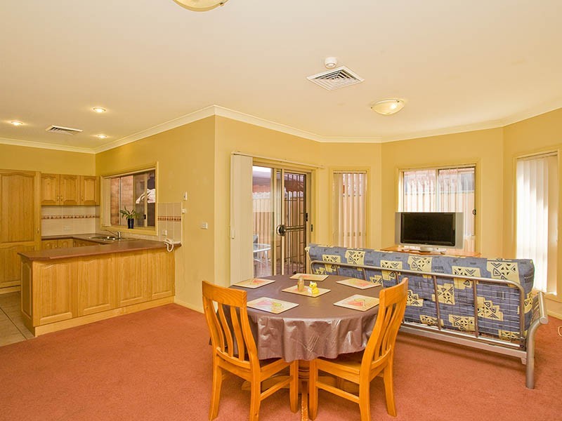 92 Stanthorpe Drive, Kanahooka NSW 2530