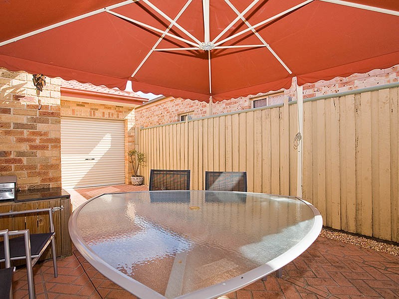 92 Stanthorpe Drive, Kanahooka NSW 2530