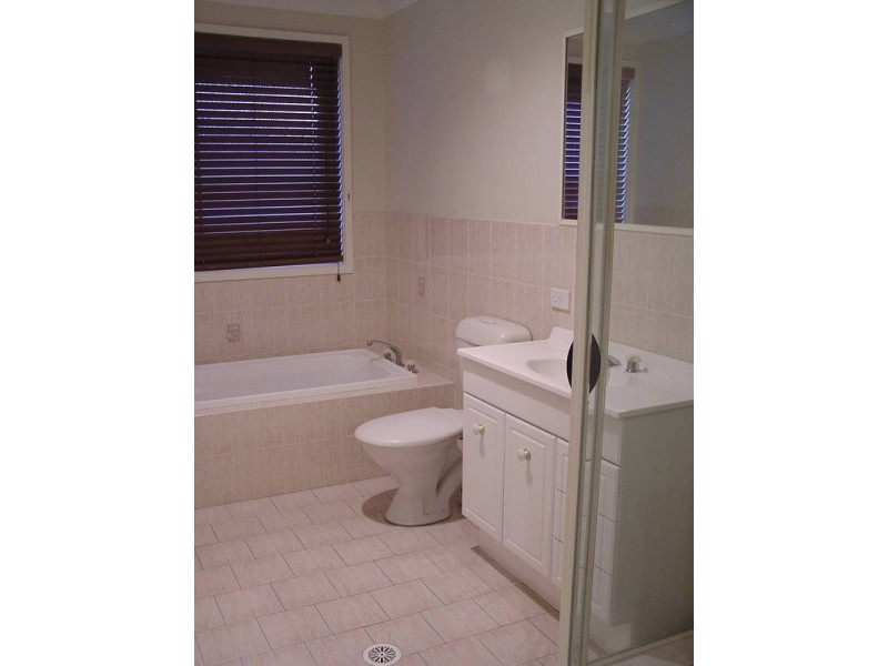 18 Hallam Close, Kanahooka NSW 2530