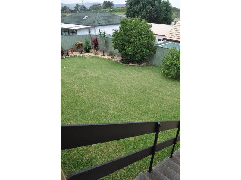 2 Hoyt Street, Kanahooka NSW 2530