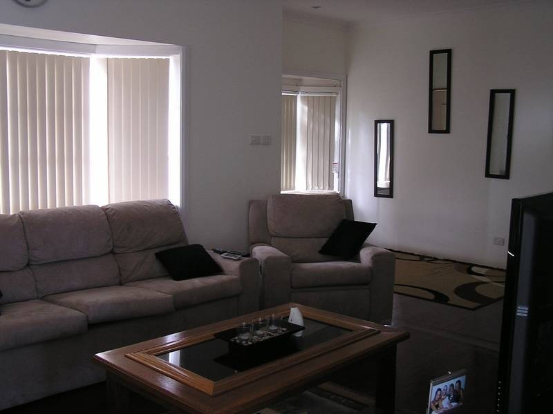 8 Sammat Avenue, Barrack Heights NSW 2528