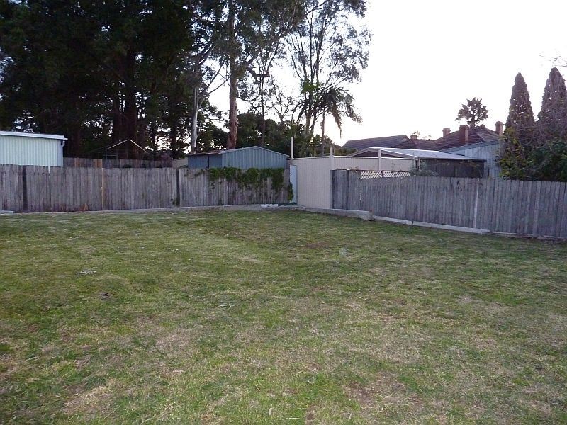 8 Yalunga Crescent, Dapto NSW 2530