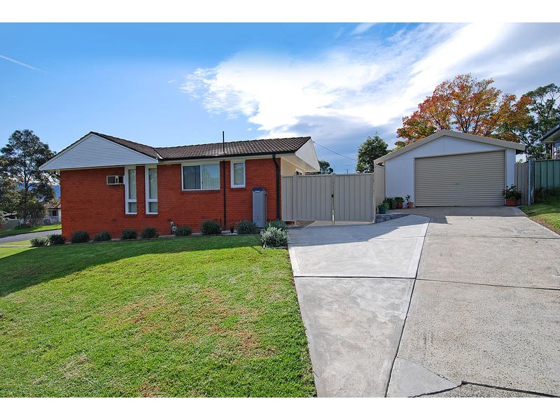 2 Kurrawa Crescent, Koonawarra NSW 2530