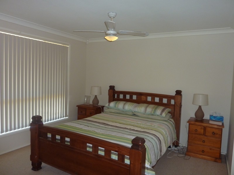 24 Ashton Vale Grove, Horsley NSW 2530