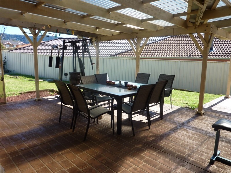 24 Ashton Vale Grove, Horsley NSW 2530