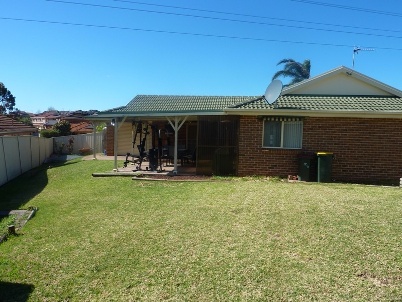 24 Ashton Vale Grove, Horsley NSW 2530