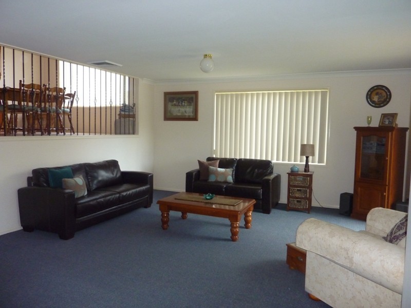 2 Dombarton Place, Horsley NSW 2530