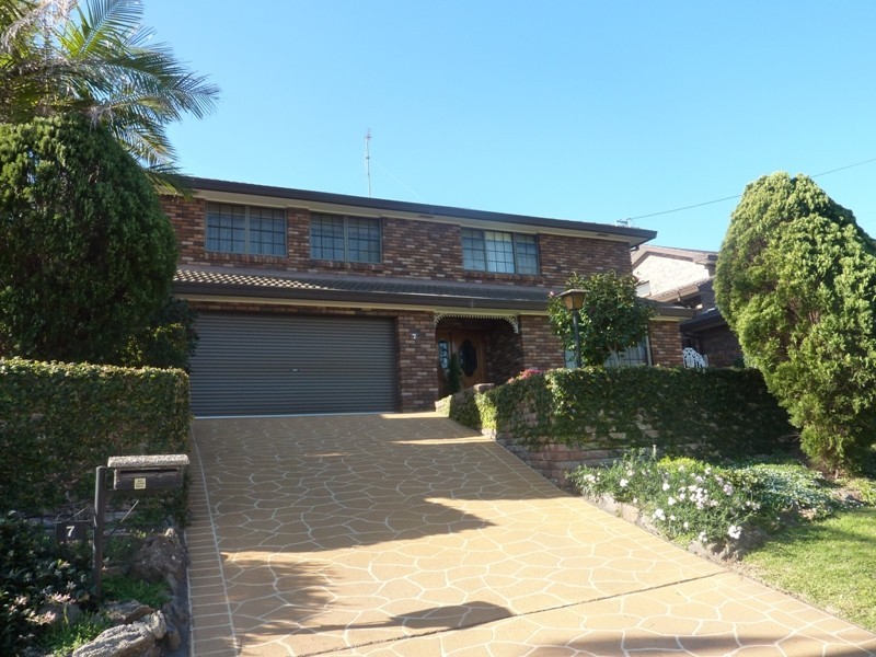 7 Ben Nevis Road, Farmborough Heights NSW 2526