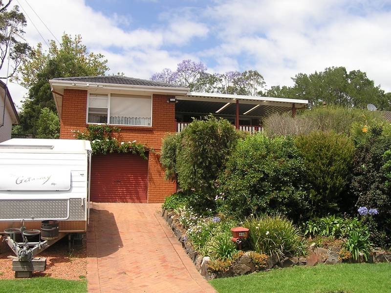 48 Burrell Cres, Dapto NSW 2530