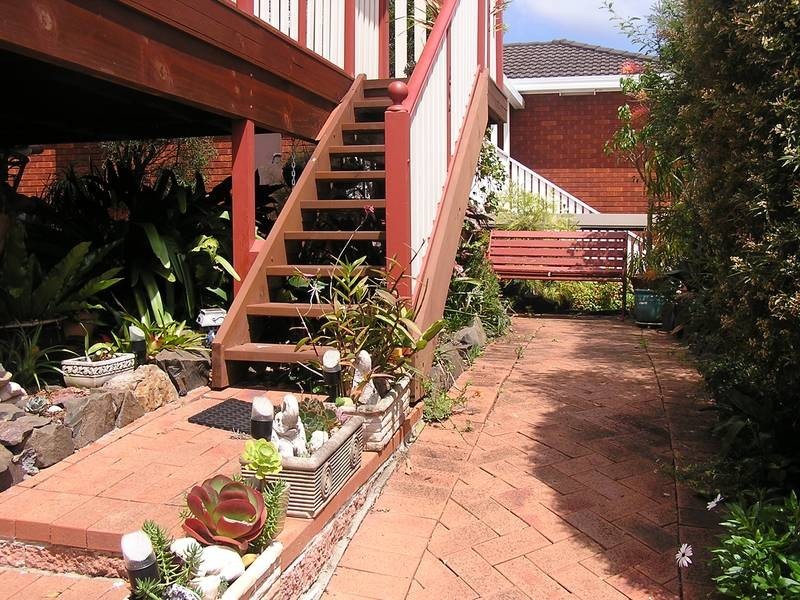 48 Burrell Cres, Dapto NSW 2530