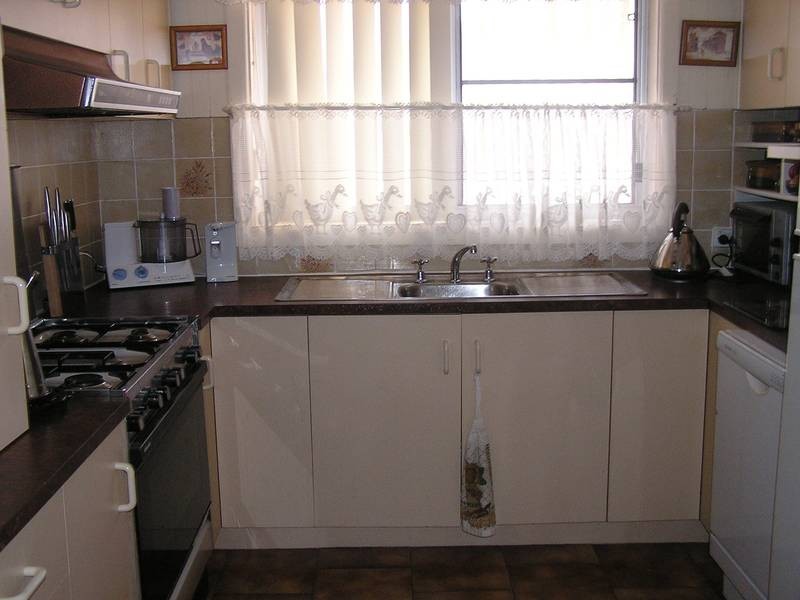 48 Burrell Cres, Dapto NSW 2530