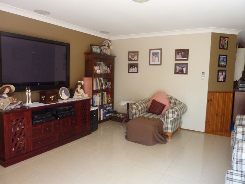 11 Baronda Close, Flinders NSW 2529