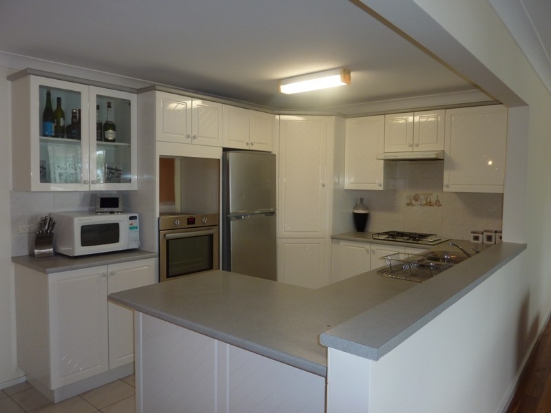 52 Henricks Parade, Mount Warrigal NSW 2528