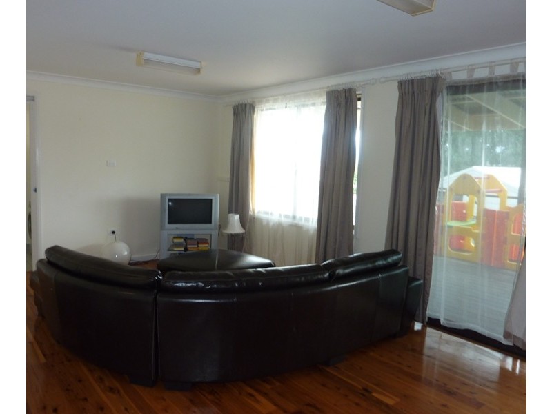 52 Henricks Parade, Mount Warrigal NSW 2528