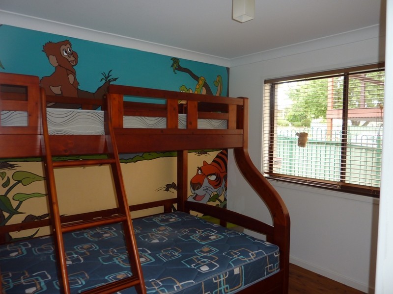 52 Henricks Parade, Mount Warrigal NSW 2528