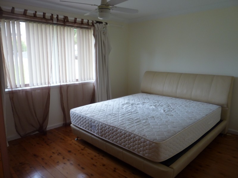 52 Henricks Parade, Mount Warrigal NSW 2528