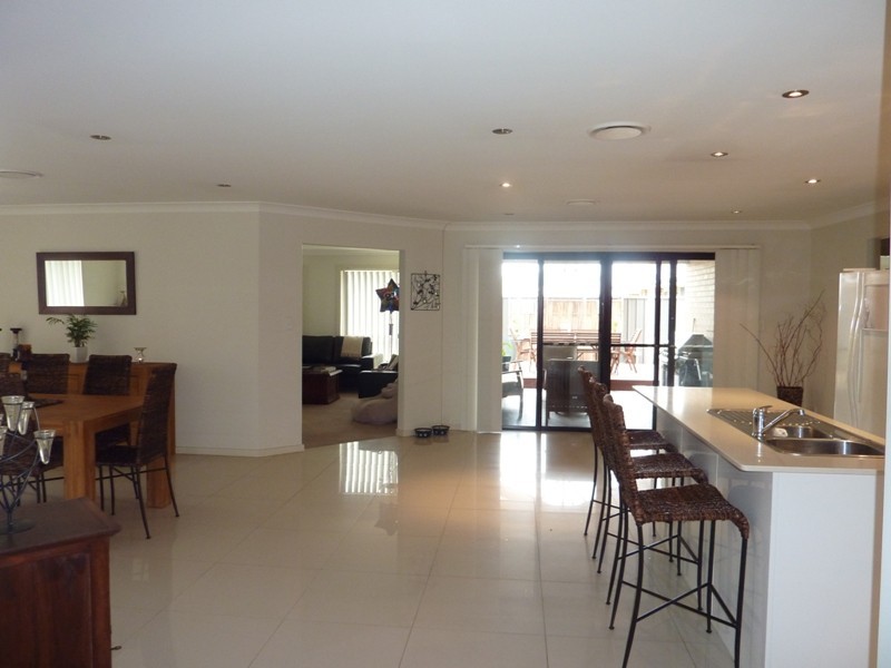 40 Haywards Bay Drive, Haywards Bay NSW 2530