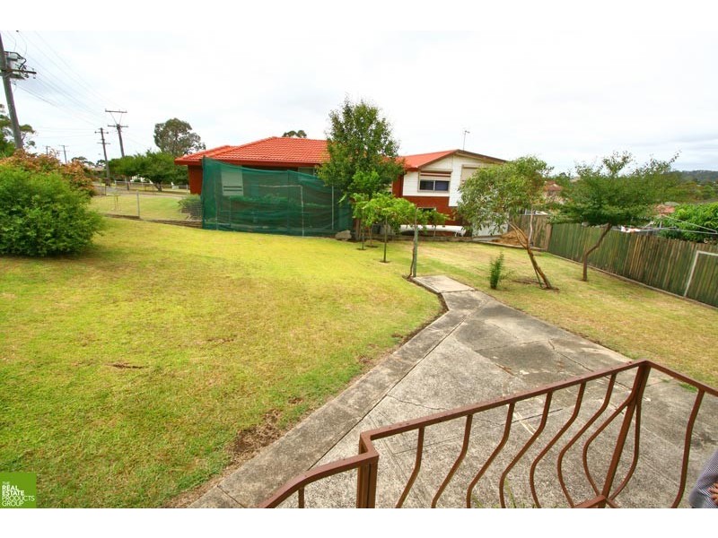 21 Blakemore Avenue, Kanahooka NSW 2530