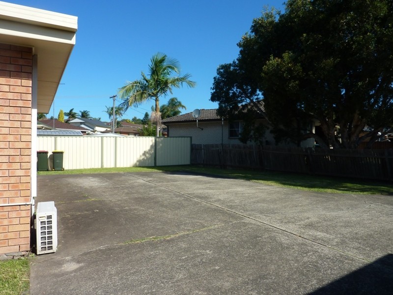 1/6 Lachlan Avenue, Barrack Heights NSW 2528