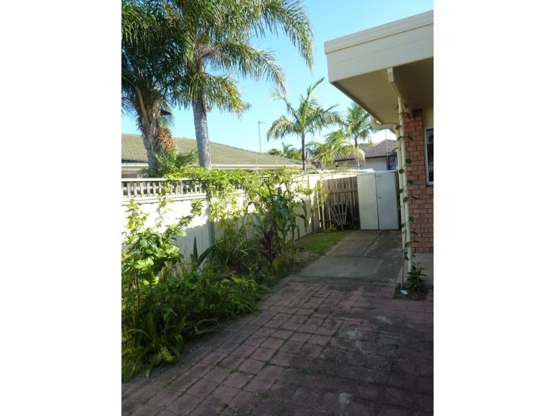 1/6 Lachlan Avenue, Barrack Heights NSW 2528