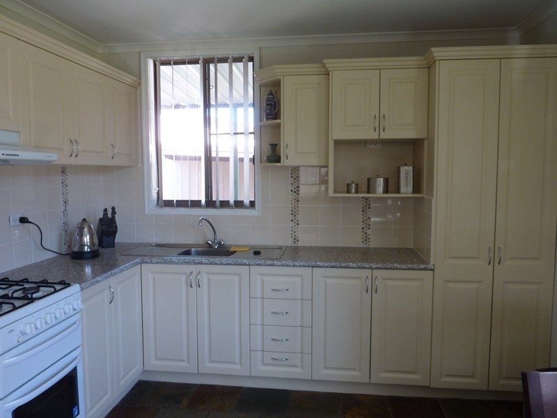 50 Barellan Avenue, Dapto NSW 2530